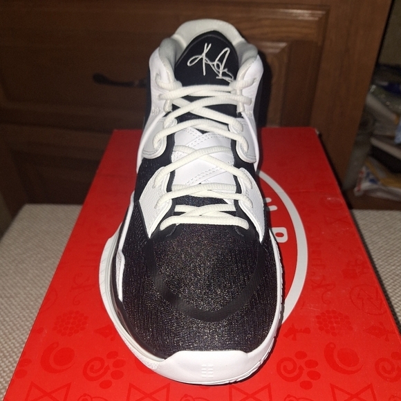 Nike Kyrie Infinty TB Promo Black/White-White High-Top Sneakers Size 10. NWT main image 5